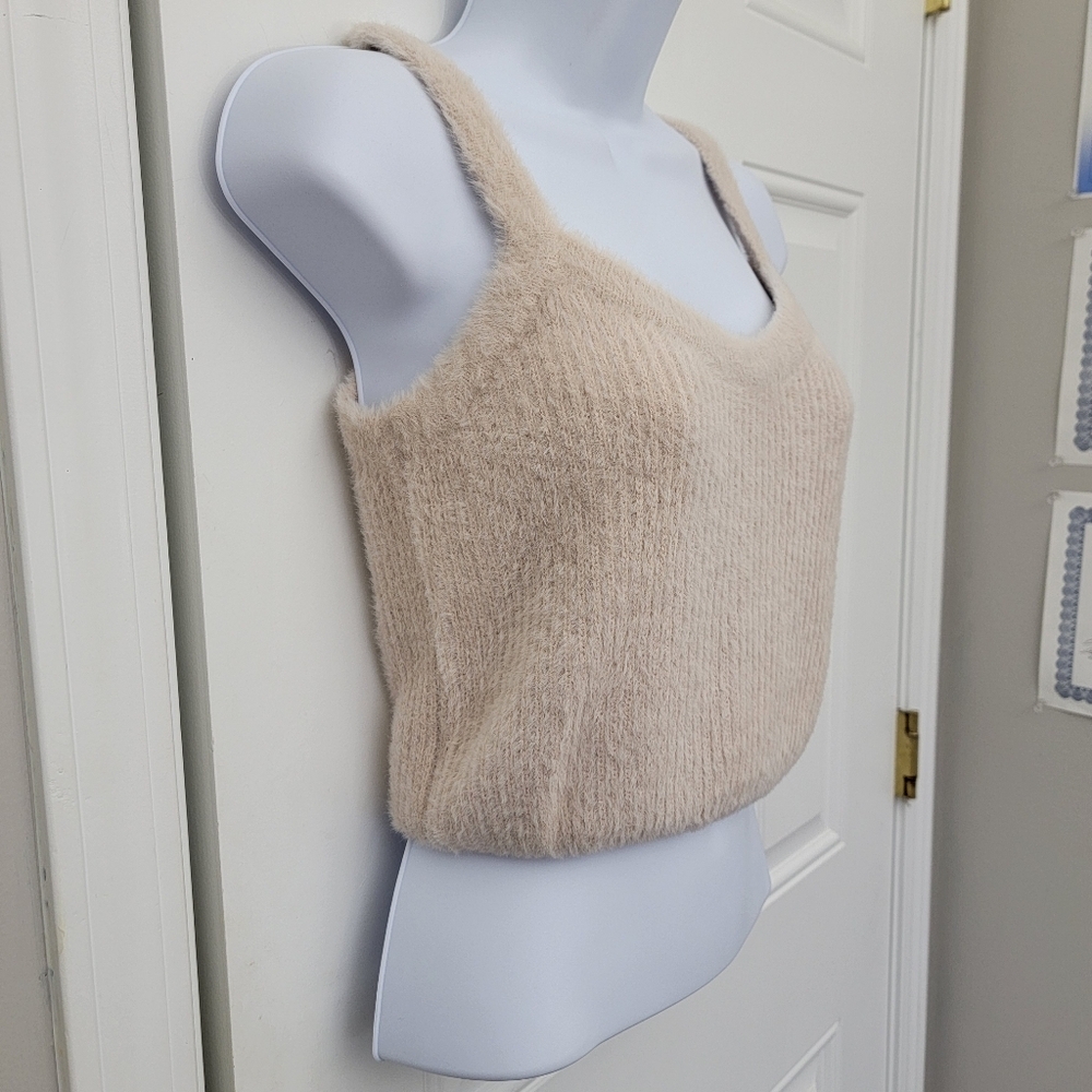 NWT BB Dakota Steve Madden Fuzzy Cozy Cropped Tank Top Beige Cream Size Small - Picture 4 of 10